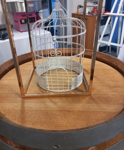 cage blanche