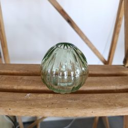 Mini vase Vert Sauge sans rebords.